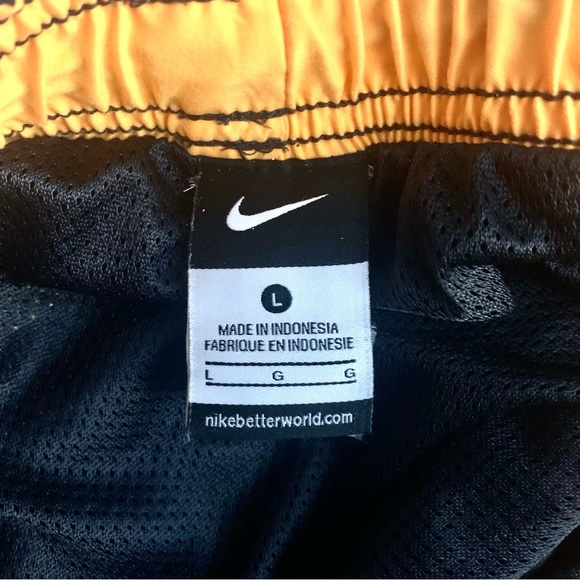 Nike Men’s Black And Yellow Swim Trunks Size Large Mesh Liner Summer Shorts - Picture 3 of 8
